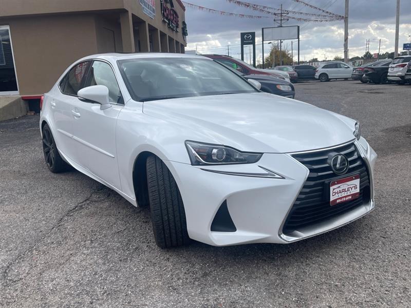 Lexus IS 300 RWD 2018