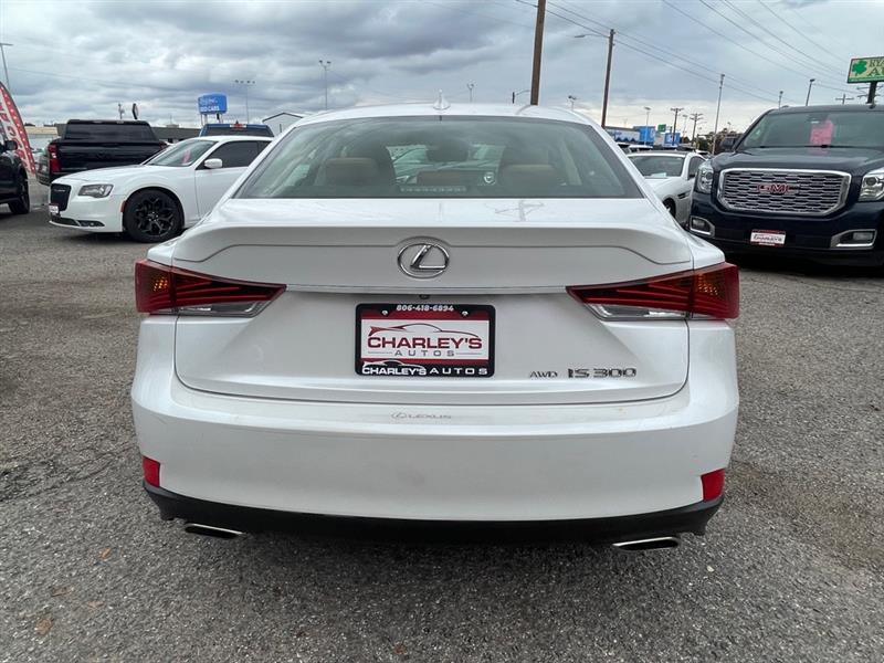 Lexus IS 300 RWD 2018