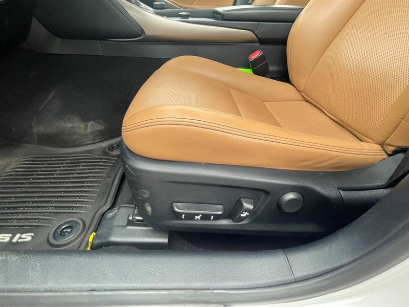 Lexus IS 300 RWD 2018