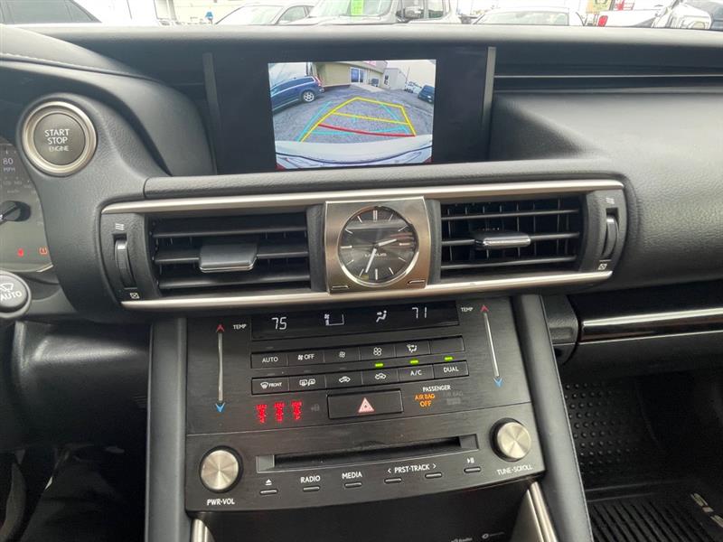 Lexus IS 300 RWD 2018