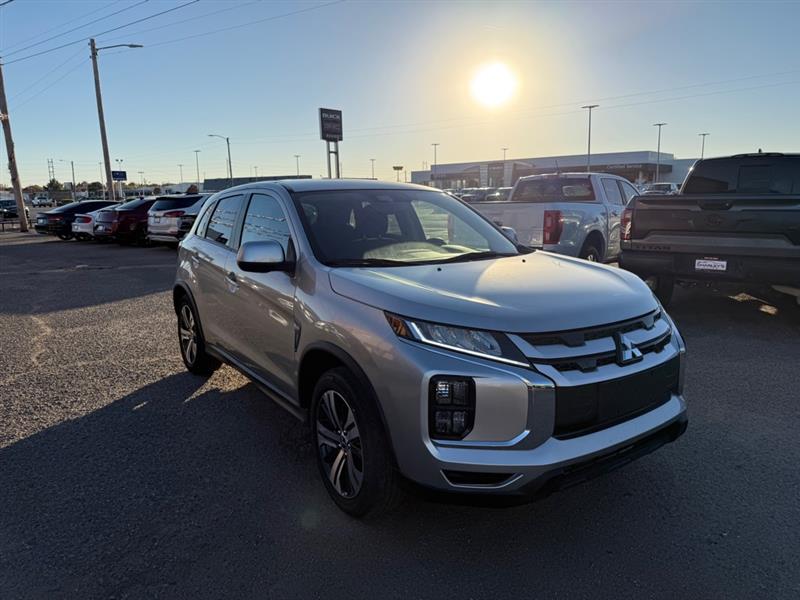 2023 Mitsubishi Outlander Sport ES LE SE photo 2
