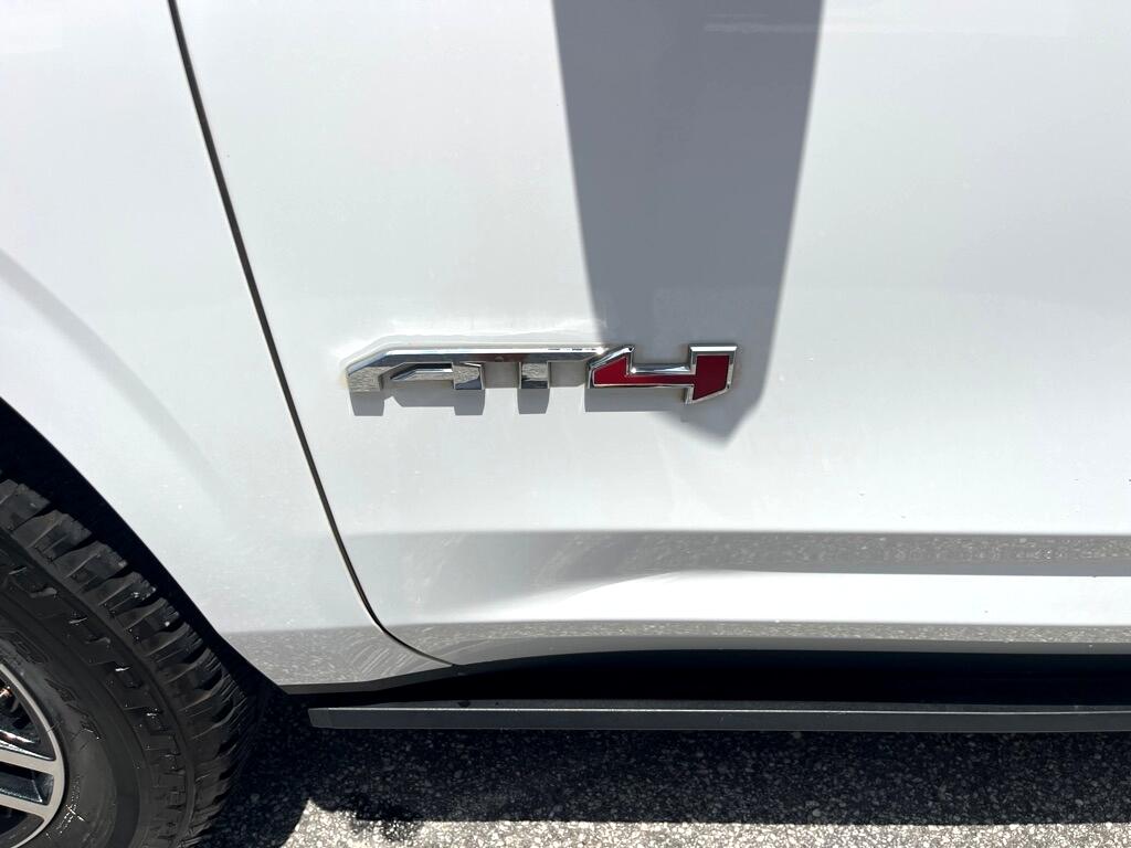 GMC Yukon XL 4WD 4dr AT4 2022