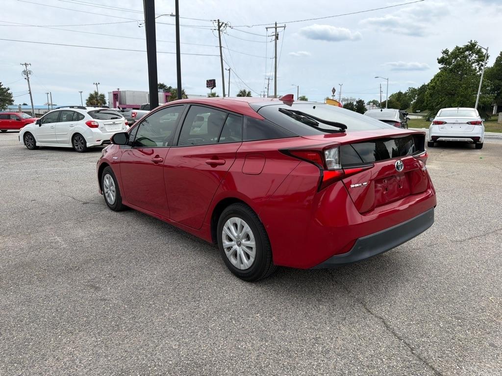 Toyota Prius L Eco (Natl) 2019