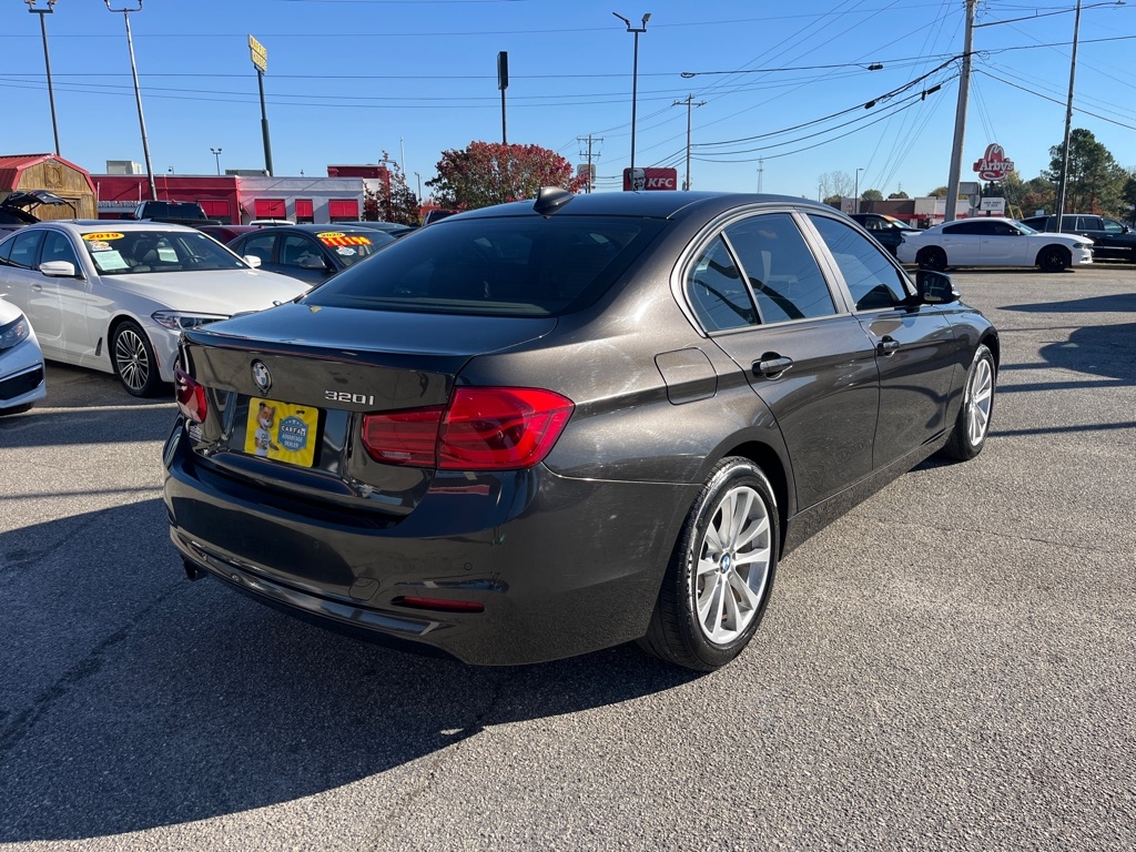 BMW 3 Series 4dr Sdn 320i RWD 2016
