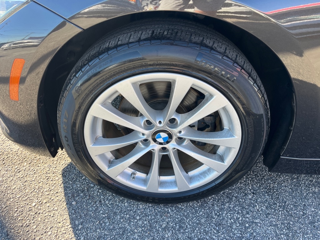 BMW 3 Series 4dr Sdn 320i RWD 2016