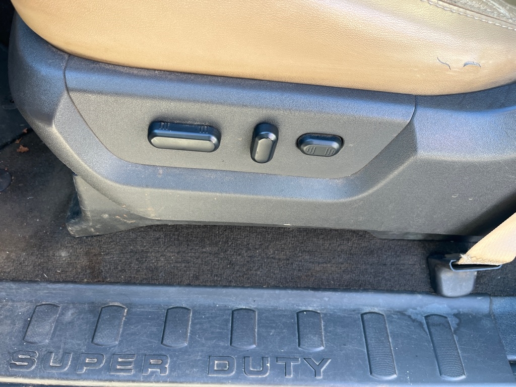 Ford Super Duty F-350 SRW 2WD Crew Cab 156" XL 2011