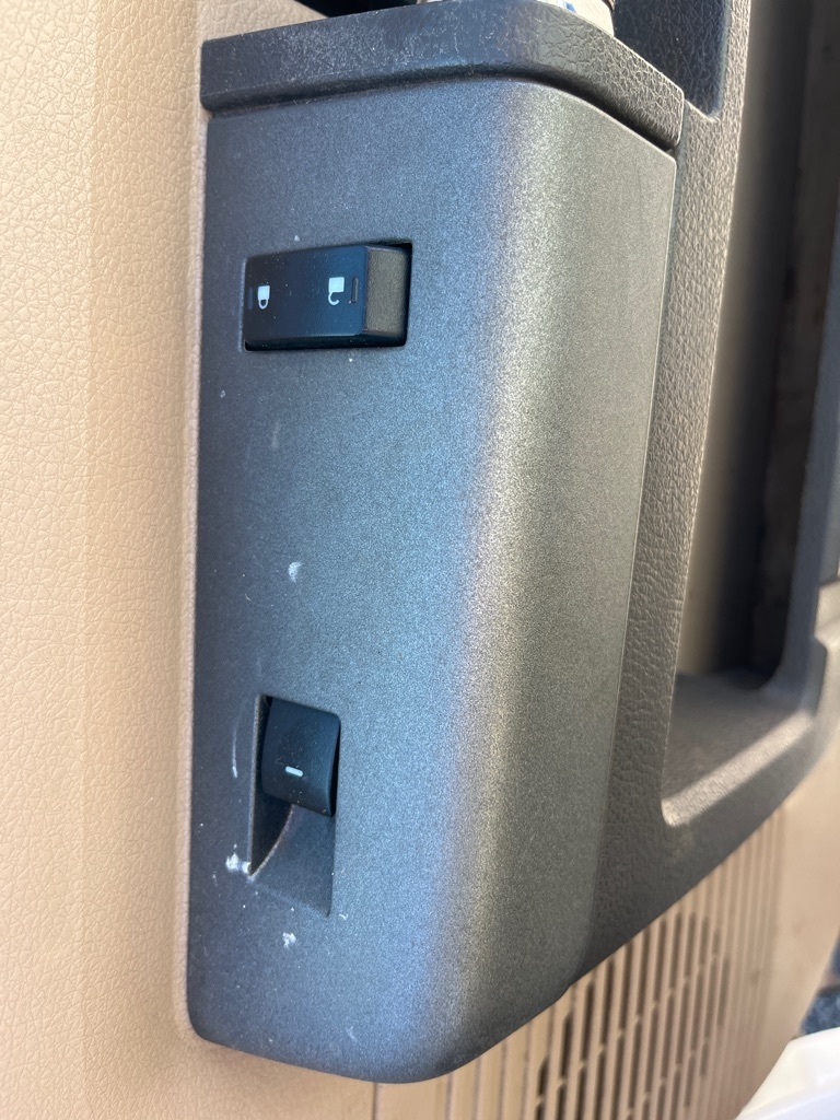 Ford Super Duty F-350 SRW 2WD Crew Cab 156" XL 2011