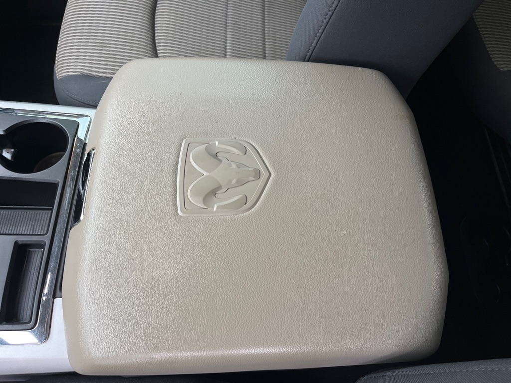 Dodge 1500 4WD Quad Cab 140.5" Big Horn 2012