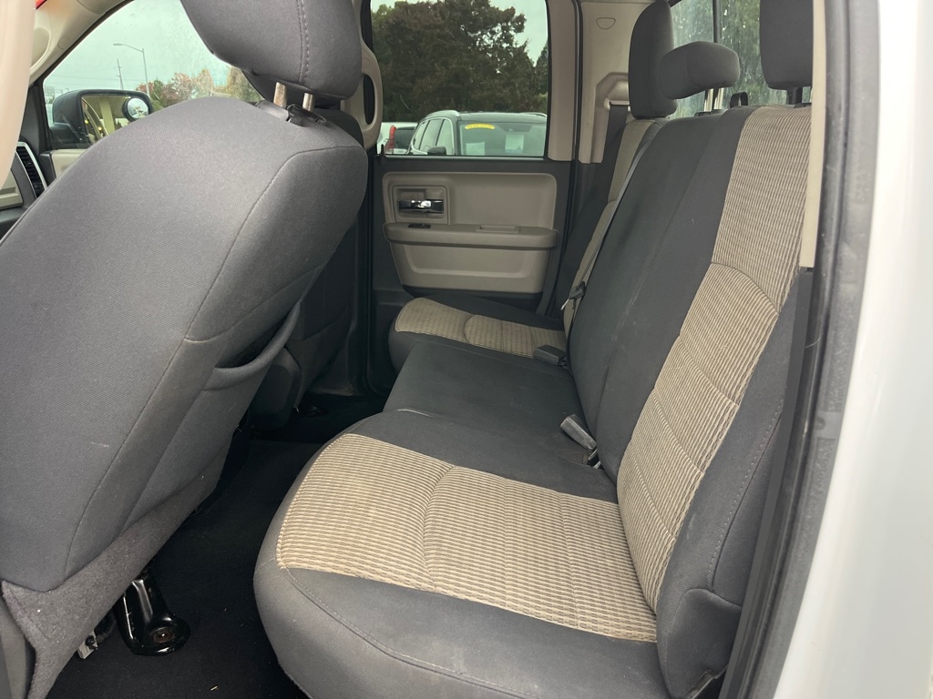 Dodge 1500 4WD Quad Cab 140.5" Big Horn 2012