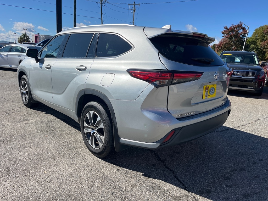 Toyota Highlander XLE AWD (Natl) 2021
