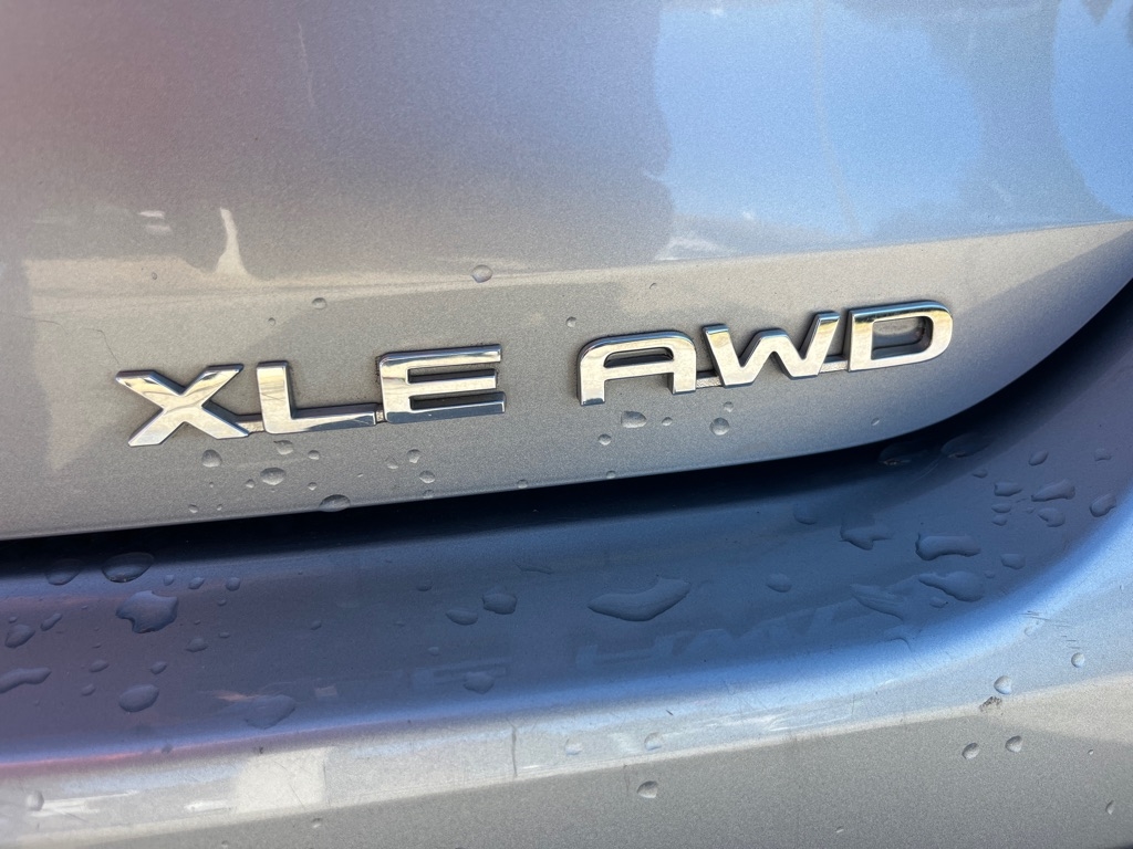 Toyota Highlander XLE AWD (Natl) 2021