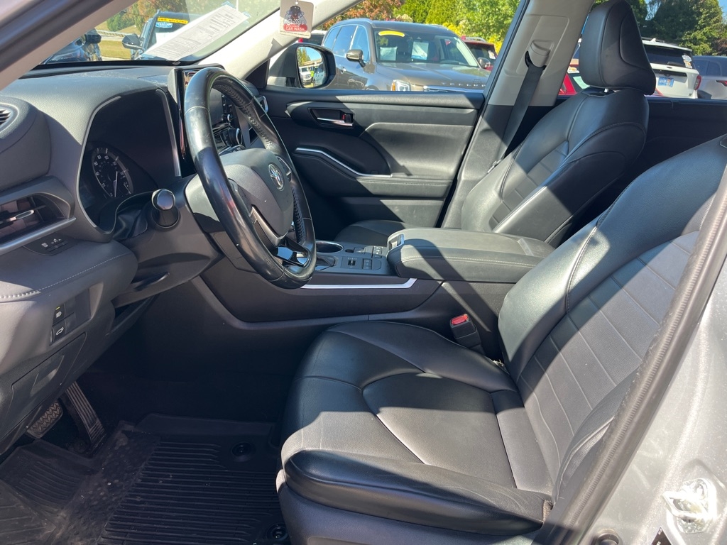 Toyota Highlander XLE AWD (Natl) 2021