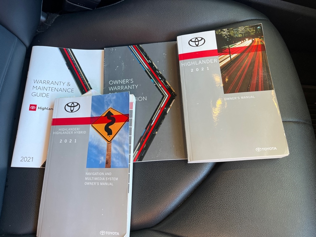 Toyota Highlander XLE AWD (Natl) 2021