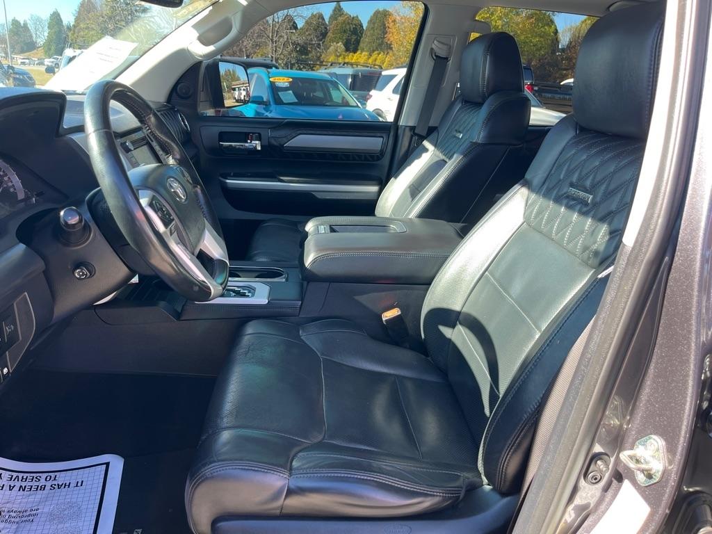 Toyota Tundra 4WD Platinum CrewMax 5.5' Bed 5.7L FFV (Natl) 2017