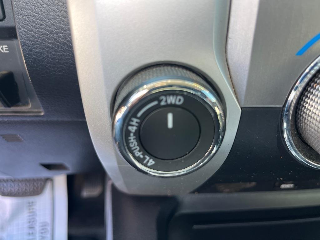 Toyota Tundra 4WD Platinum CrewMax 5.5' Bed 5.7L FFV (Natl) 2017