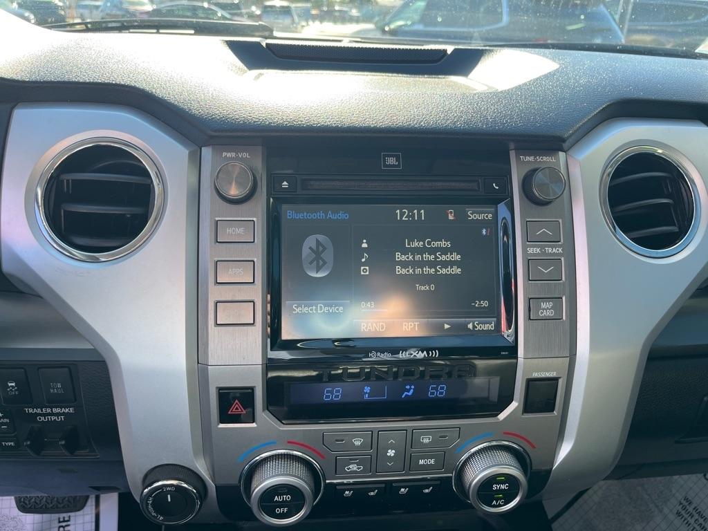 Toyota Tundra 4WD Platinum CrewMax 5.5' Bed 5.7L FFV (Natl) 2017