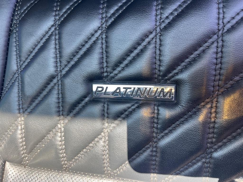 Toyota Tundra 4WD Platinum CrewMax 5.5' Bed 5.7L FFV (Natl) 2017