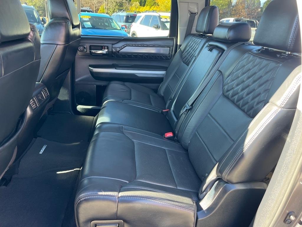 Toyota Tundra 4WD Platinum CrewMax 5.5' Bed 5.7L FFV (Natl) 2017