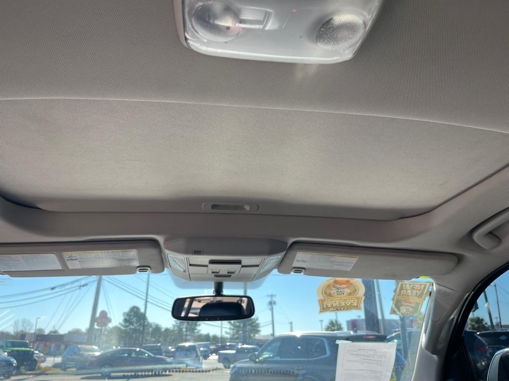 Toyota Tundra 4WD Platinum CrewMax 5.5' Bed 5.7L FFV (Natl) 2017