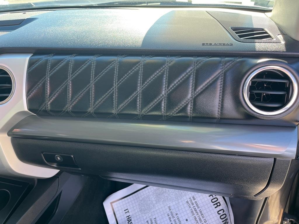 Toyota Tundra 4WD Platinum CrewMax 5.5' Bed 5.7L FFV (Natl) 2017