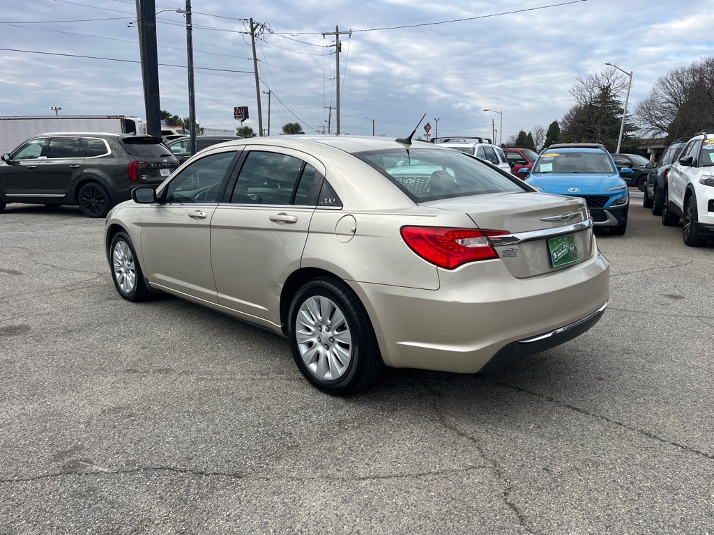 Chrysler 200 4dr Sdn LX 2014