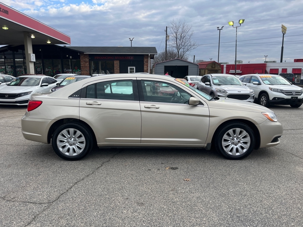 Chrysler 200 4dr Sdn LX 2014