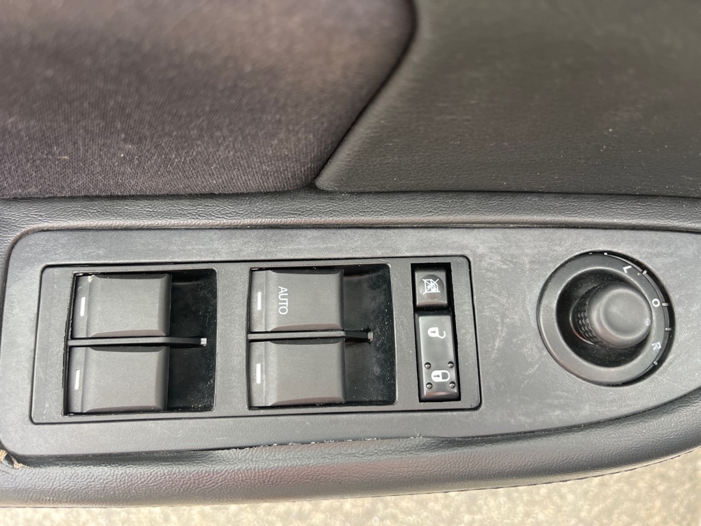 Chrysler 200 4dr Sdn LX 2014