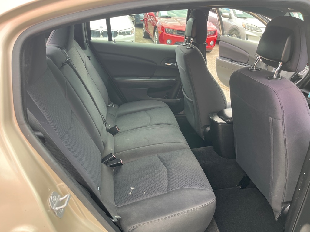 Chrysler 200 4dr Sdn LX 2014