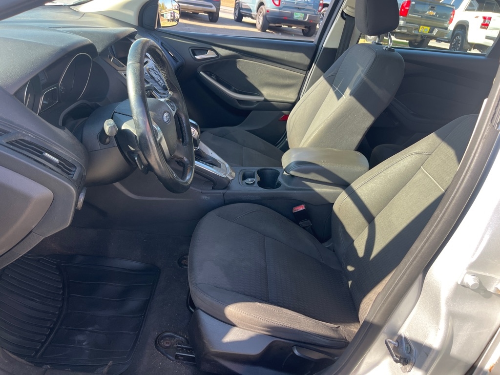 Ford Focus 4dr Sdn SEL 2012