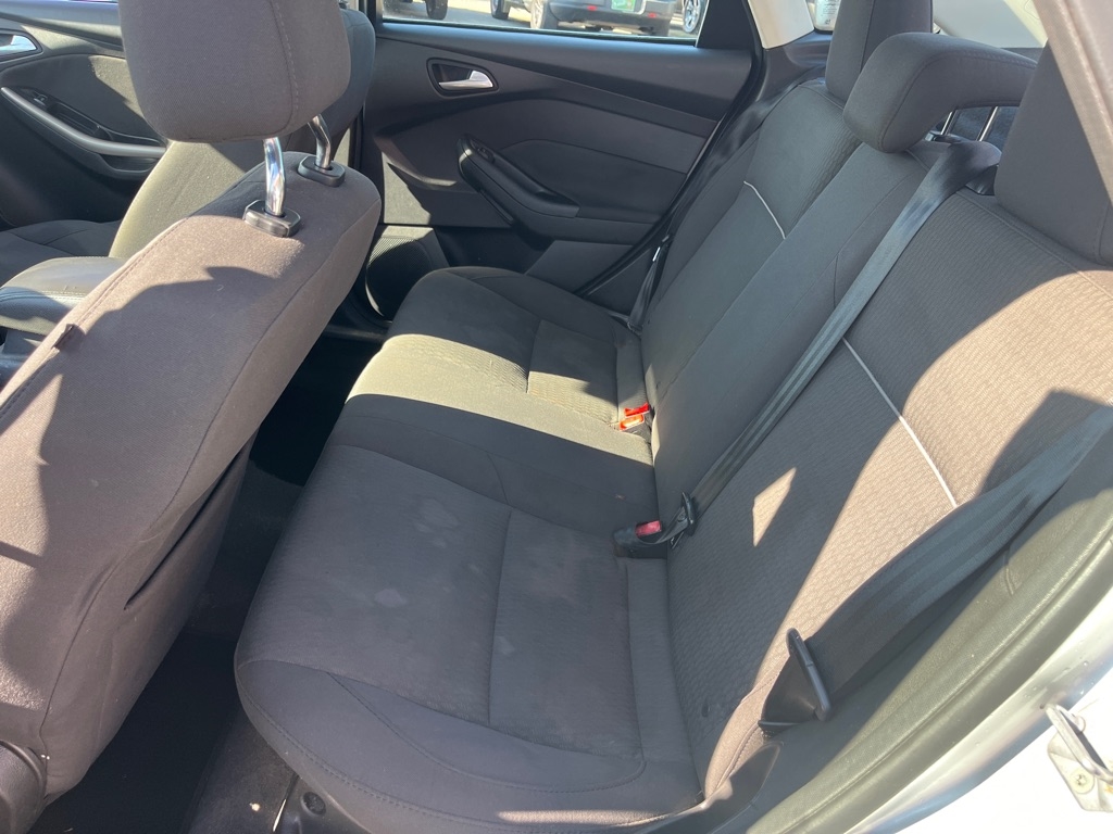 Ford Focus 4dr Sdn SEL 2012