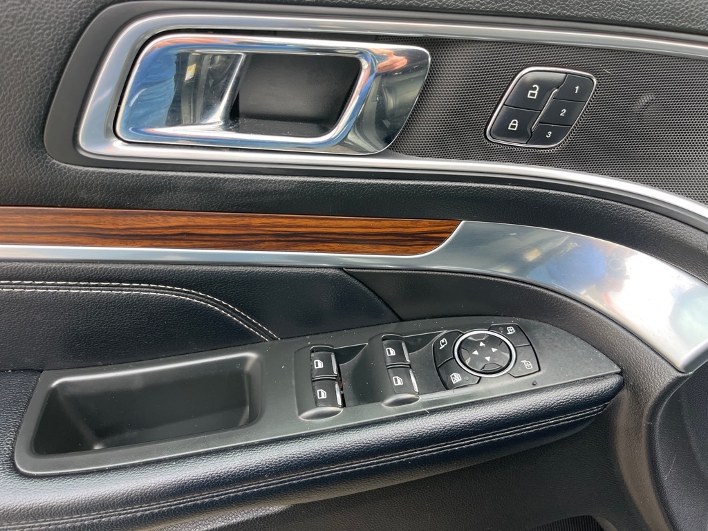 Ford Explorer Limited 4WD 2017