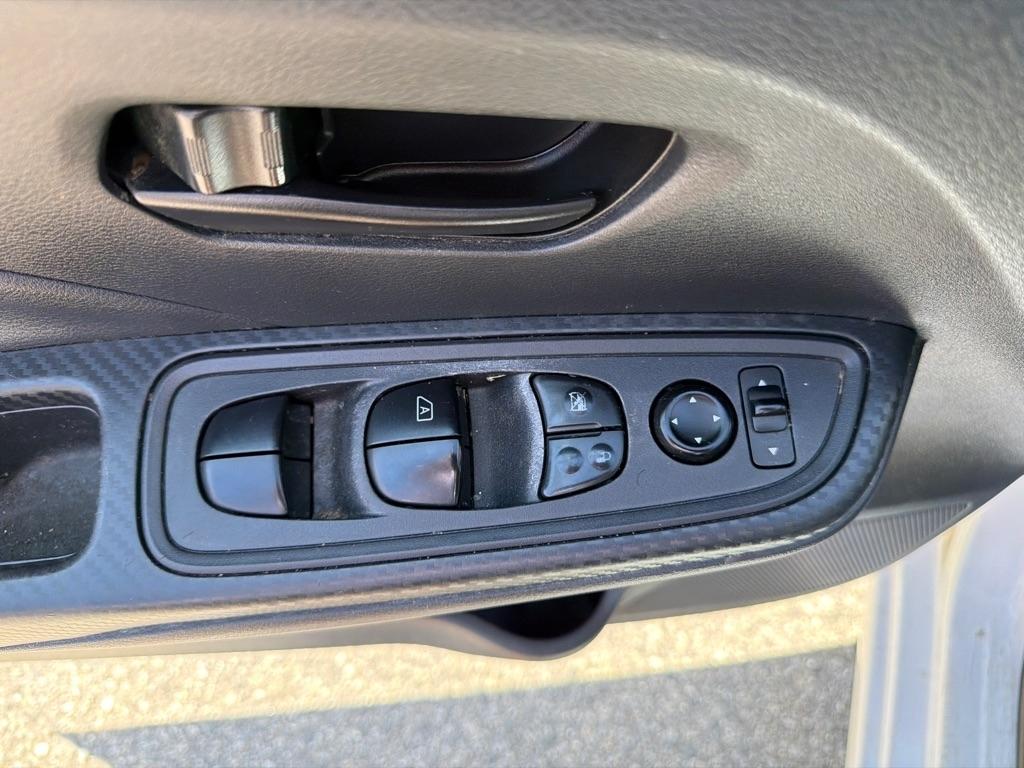 Nissan Versa S CVT 2021