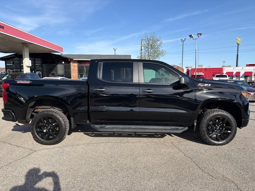 Chevrolet Silverado 1500 4WD Crew Cab 147" Custom Trail Boss 2023