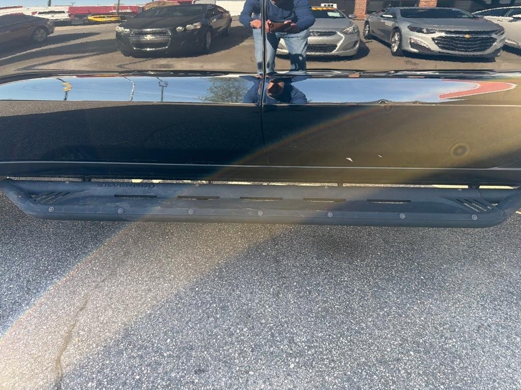 Chevrolet Silverado 1500 4WD Crew Cab 147" Custom Trail Boss 2023