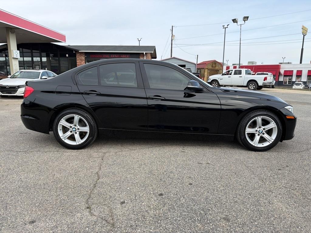 BMW 3 Series 4dr Sdn 320i RWD 2014