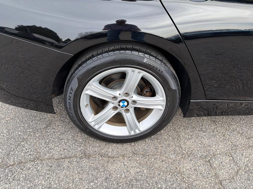 BMW 3 Series 4dr Sdn 320i RWD 2014