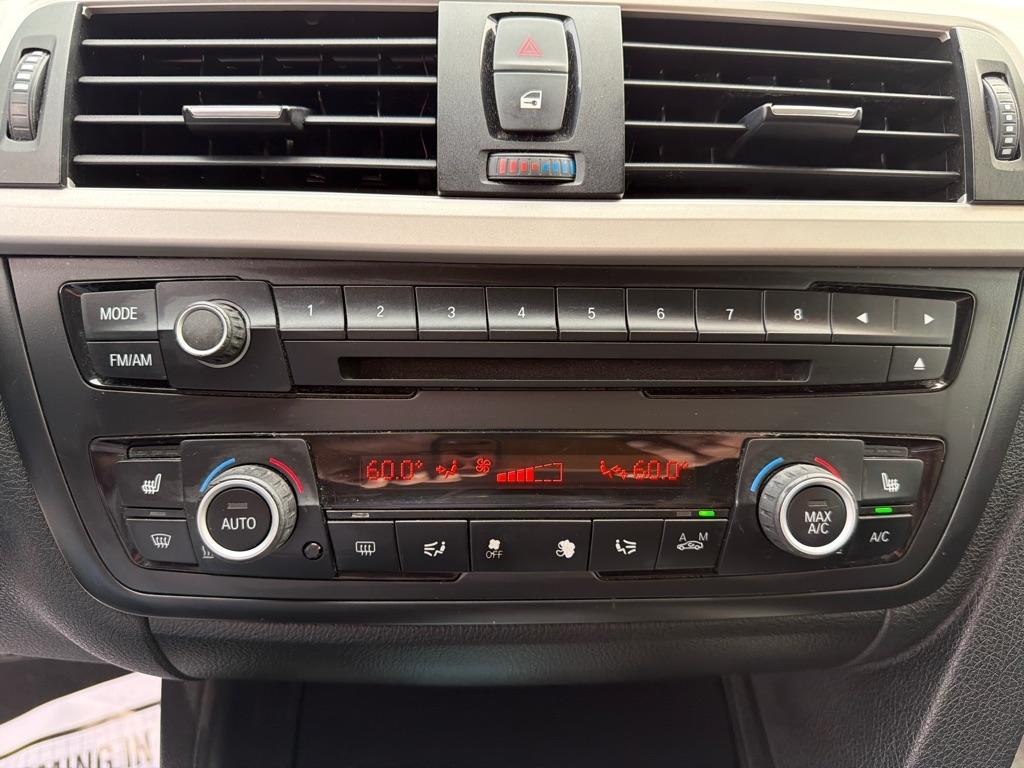 BMW 3 Series 4dr Sdn 320i RWD 2014