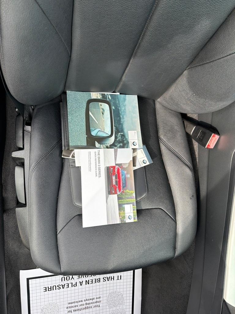 BMW 3 Series 4dr Sdn 320i RWD 2014