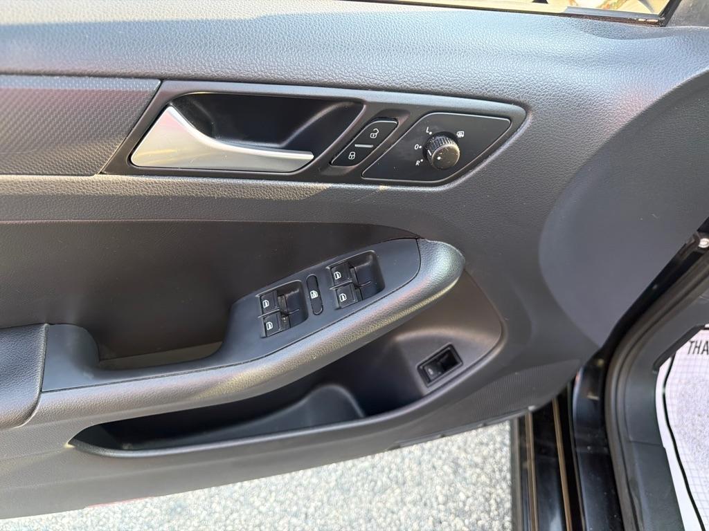 Volkswagen Jetta Sedan 4dr Auto SE 2014