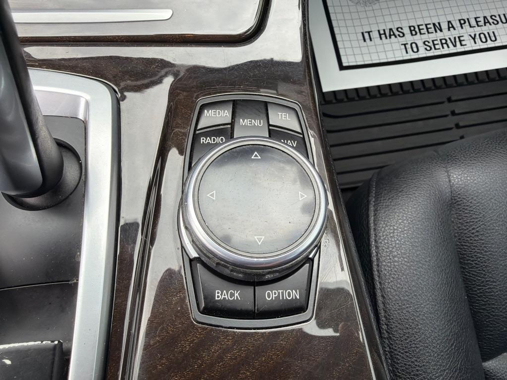 BMW 5 Series 4dr Sdn 528i xDrive AWD 2014