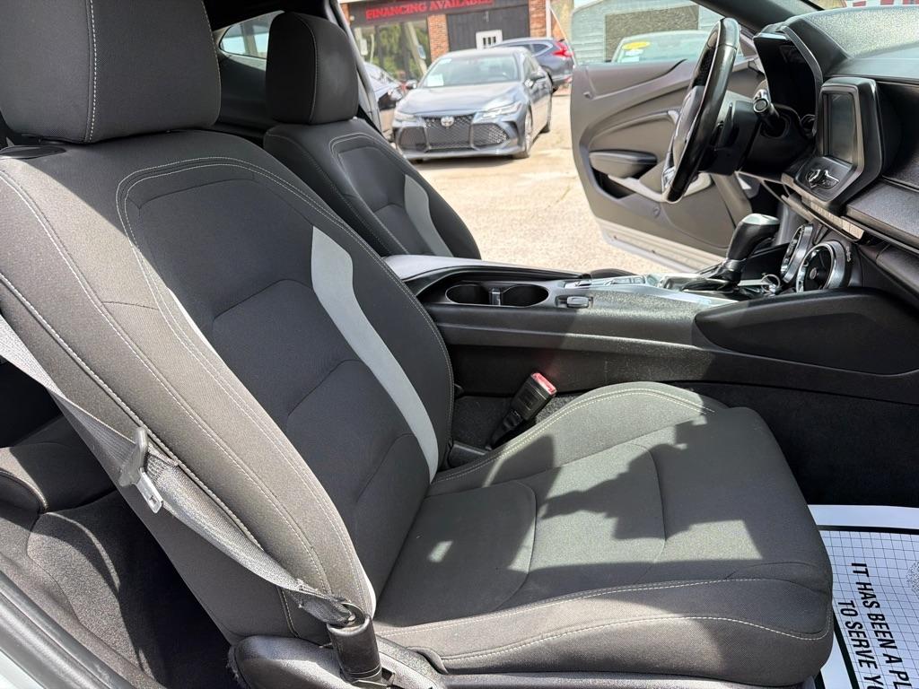 Chevrolet Camaro 2dr Cpe 1LT 2018