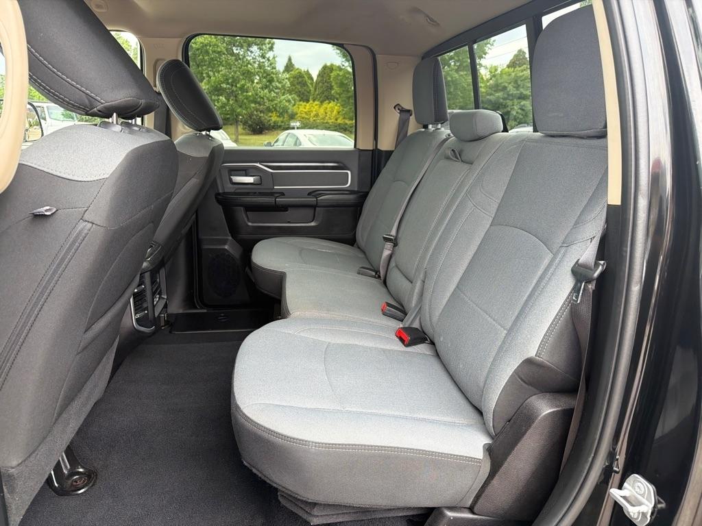 RAM 2500 Big Horn 4x4 Crew Cab 6'4" Box 2019