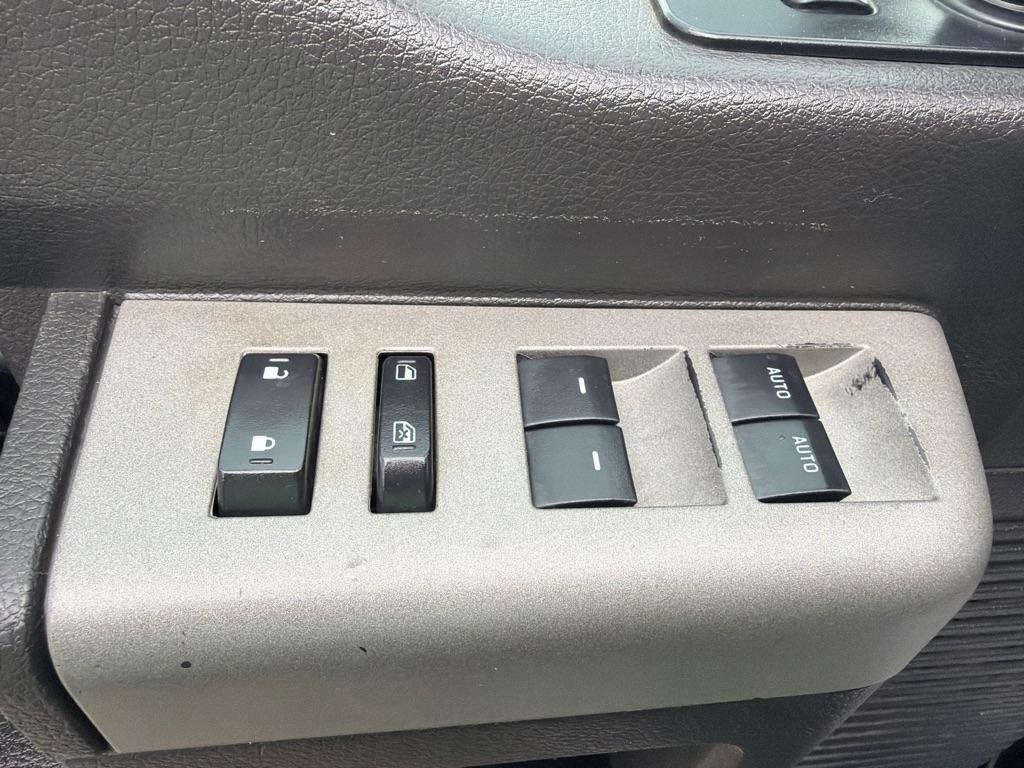 Ford Super Duty F-250 SRW 4WD Crew Cab 156" Lariat 2013