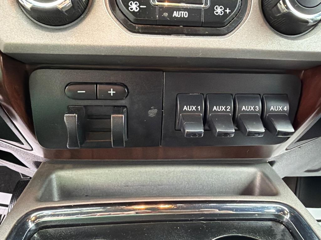 Ford Super Duty F-250 SRW 4WD Crew Cab 156" Lariat 2013