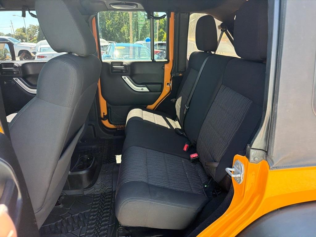 Jeep Wrangler Unlimited 4WD 4dr Rubicon 2012