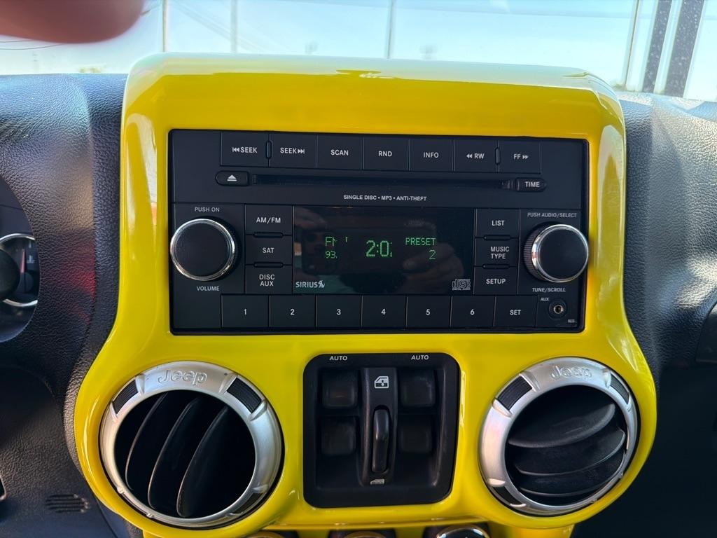 Jeep Wrangler Unlimited 4WD 4dr Rubicon 2012