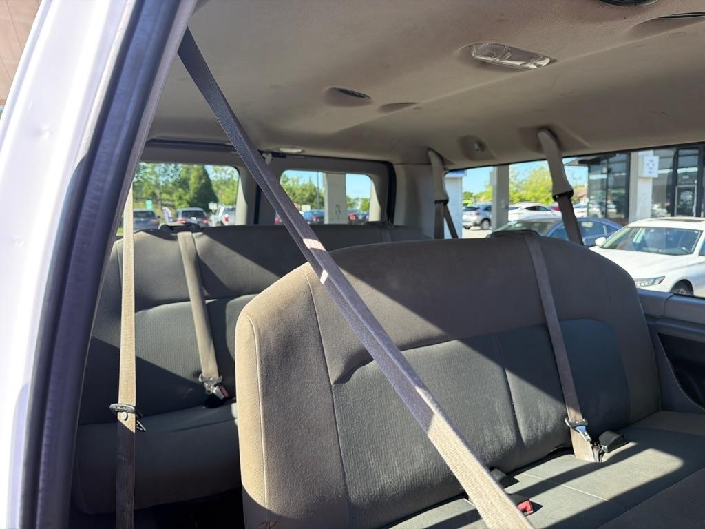 Ford Econoline Wagon E-350 Super Duty XLT 2013
