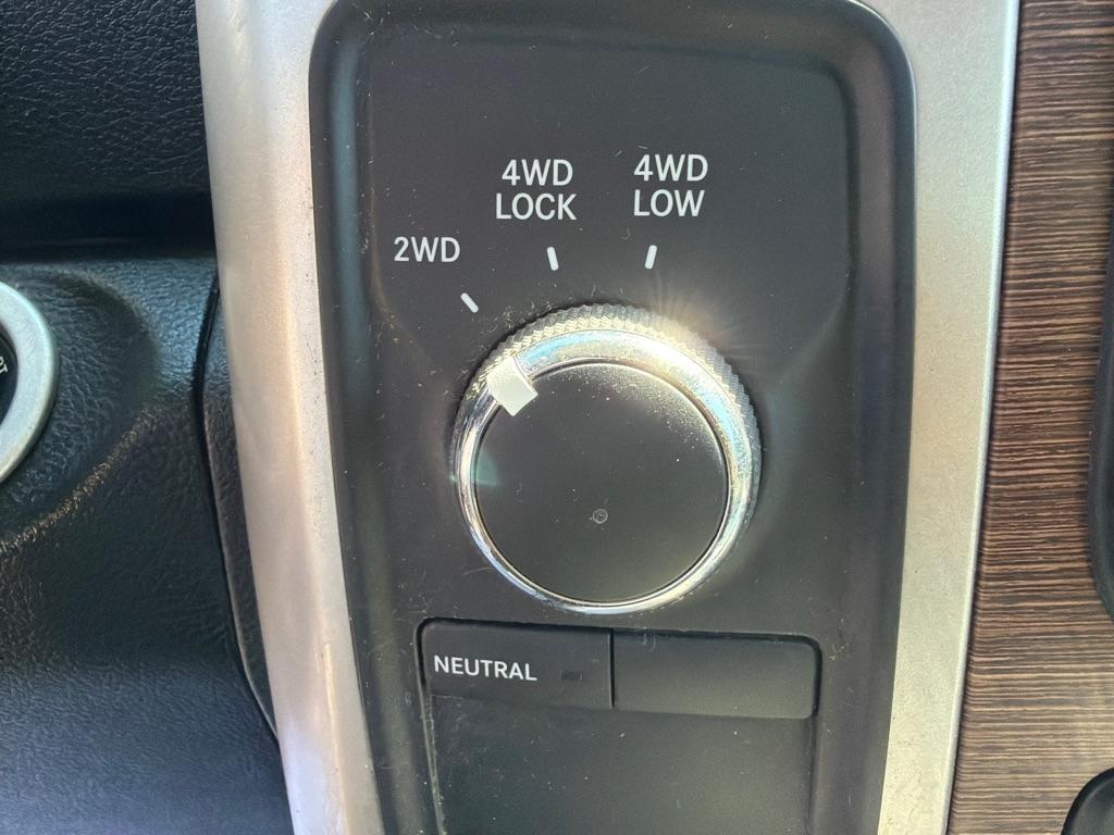 RAM 3500 Laramie 4x4 Mega Cab 6'4" Box 2017