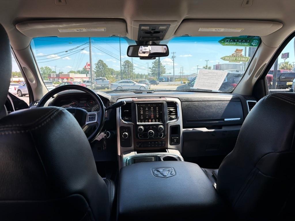 RAM 3500 Laramie 4x4 Mega Cab 6'4" Box 2017