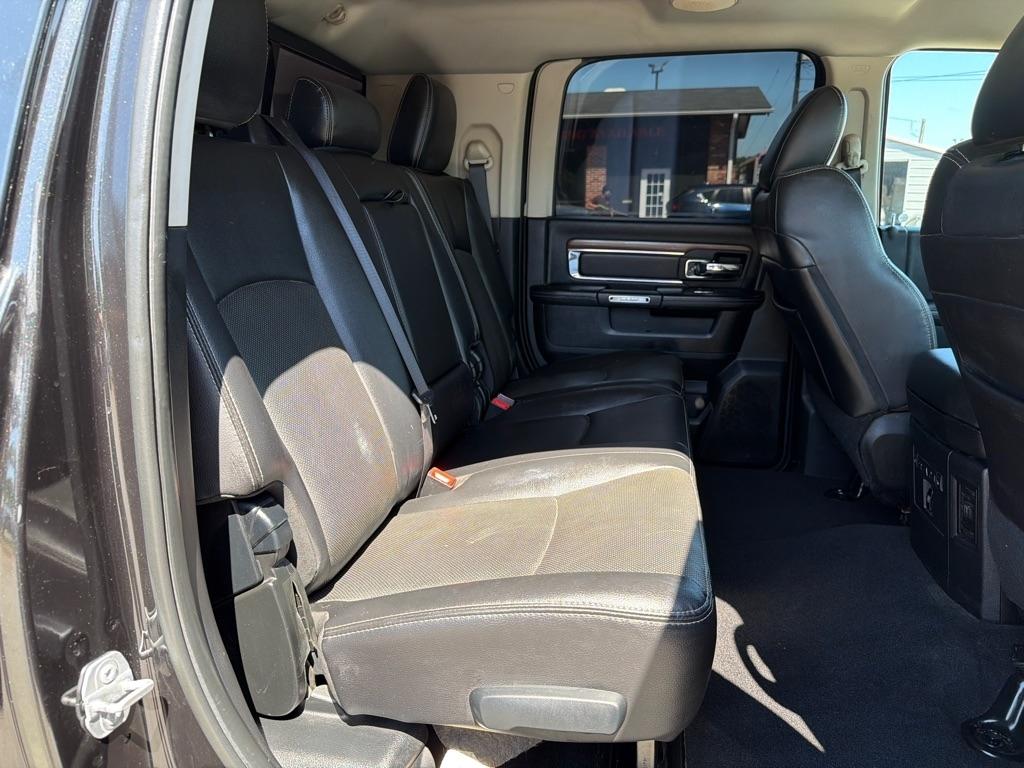 RAM 3500 Laramie 4x4 Mega Cab 6'4" Box 2017